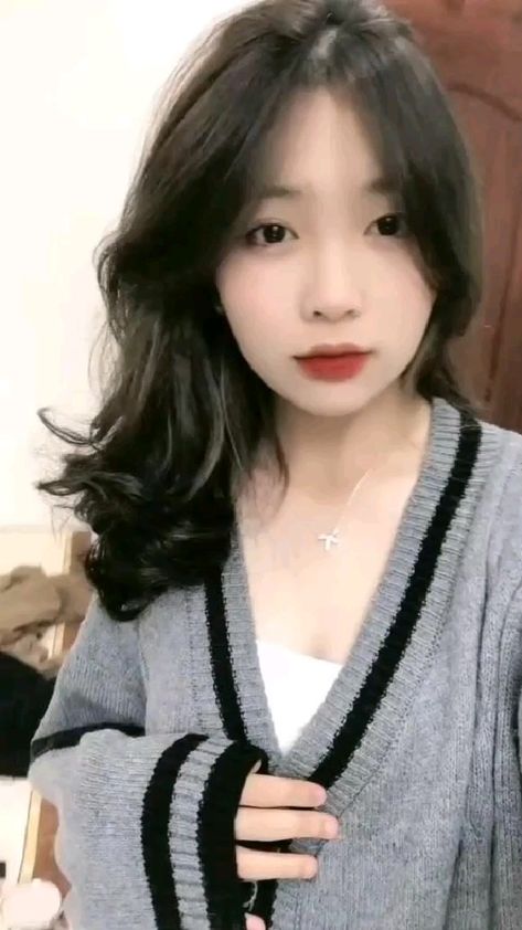 韩剧《她很漂亮》